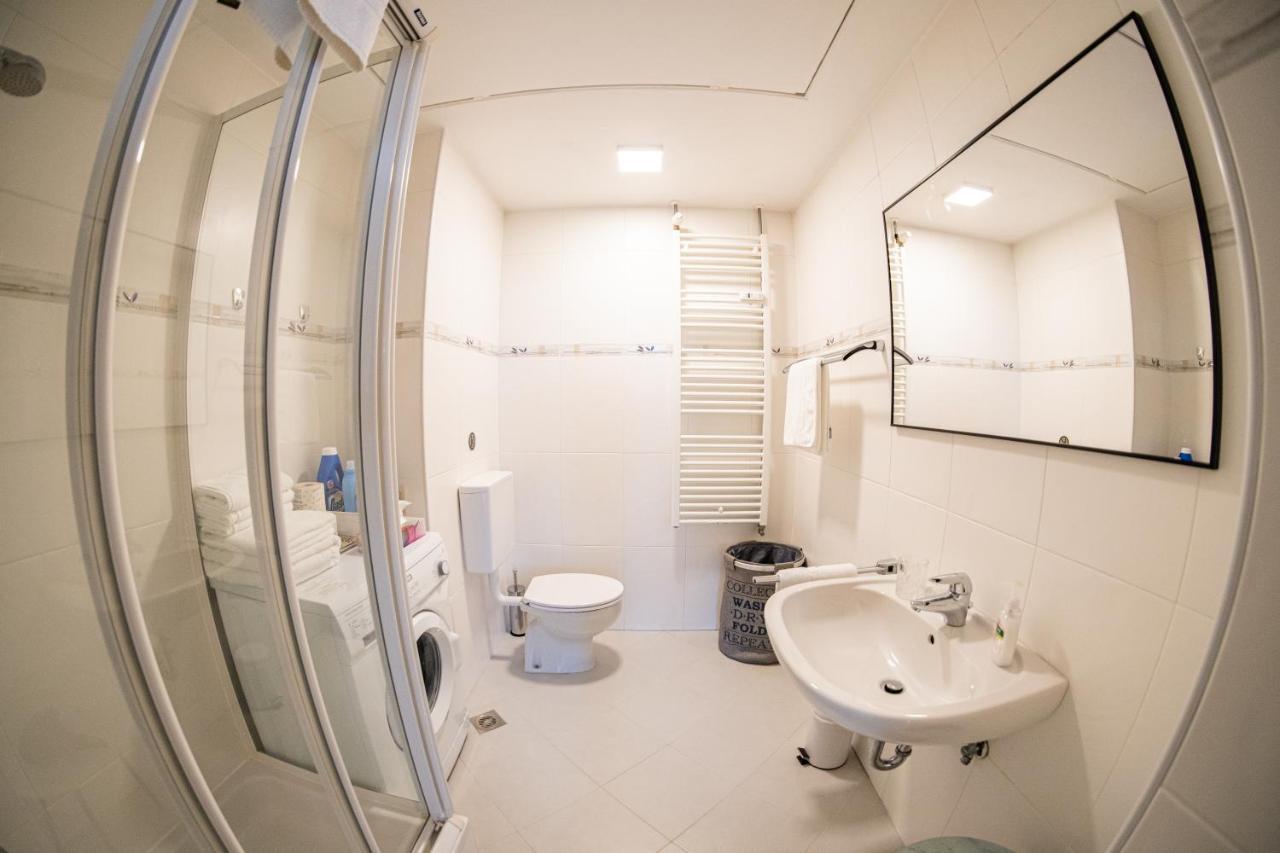 Flow Apartments Winkel Atelier Мерано Екстериор снимка